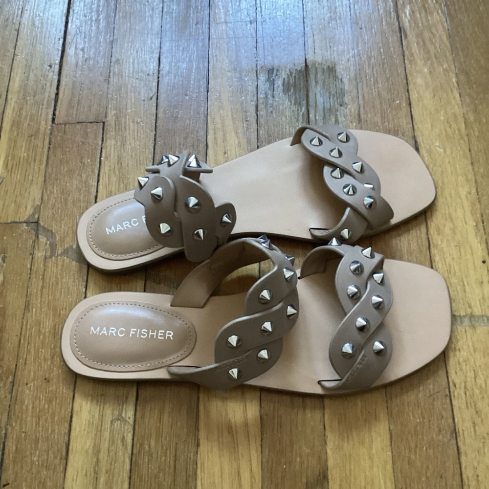 NWOT Marc Fisher Ladies Size 7 Tan Spiked Open Toe Sandal,100% Leather